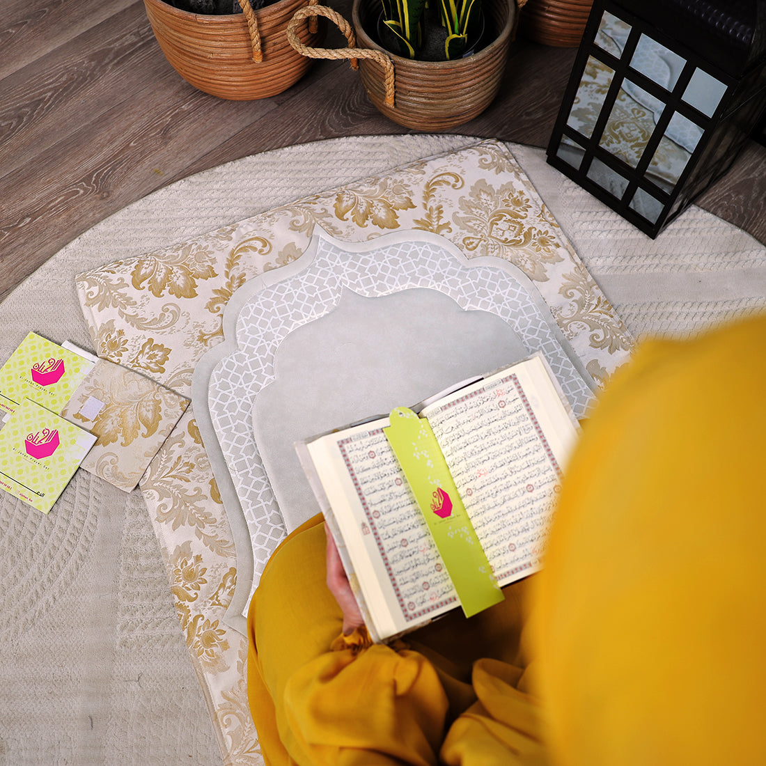 an Prayer Set Andalusian Design Woman (Light Yellow)