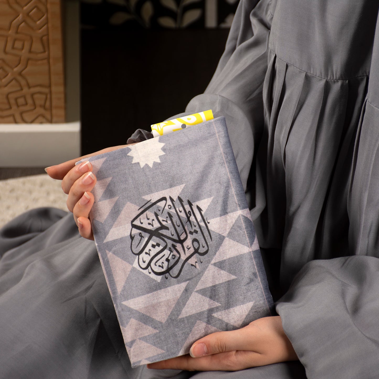 Al-Jenan Prayer Set Special Design Woman (Gray) SD