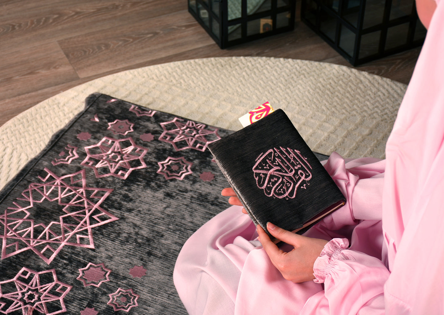 Al-Jenan Classic collection - Luxury Prayer Set - (Gray & Pink star) wc set