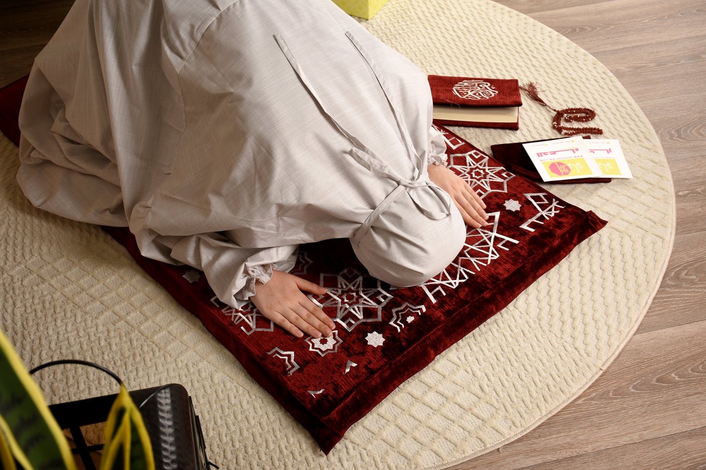 Al-Jenan Classic collection - Luxury Prayer Set - (Maroon & Gray) wc set